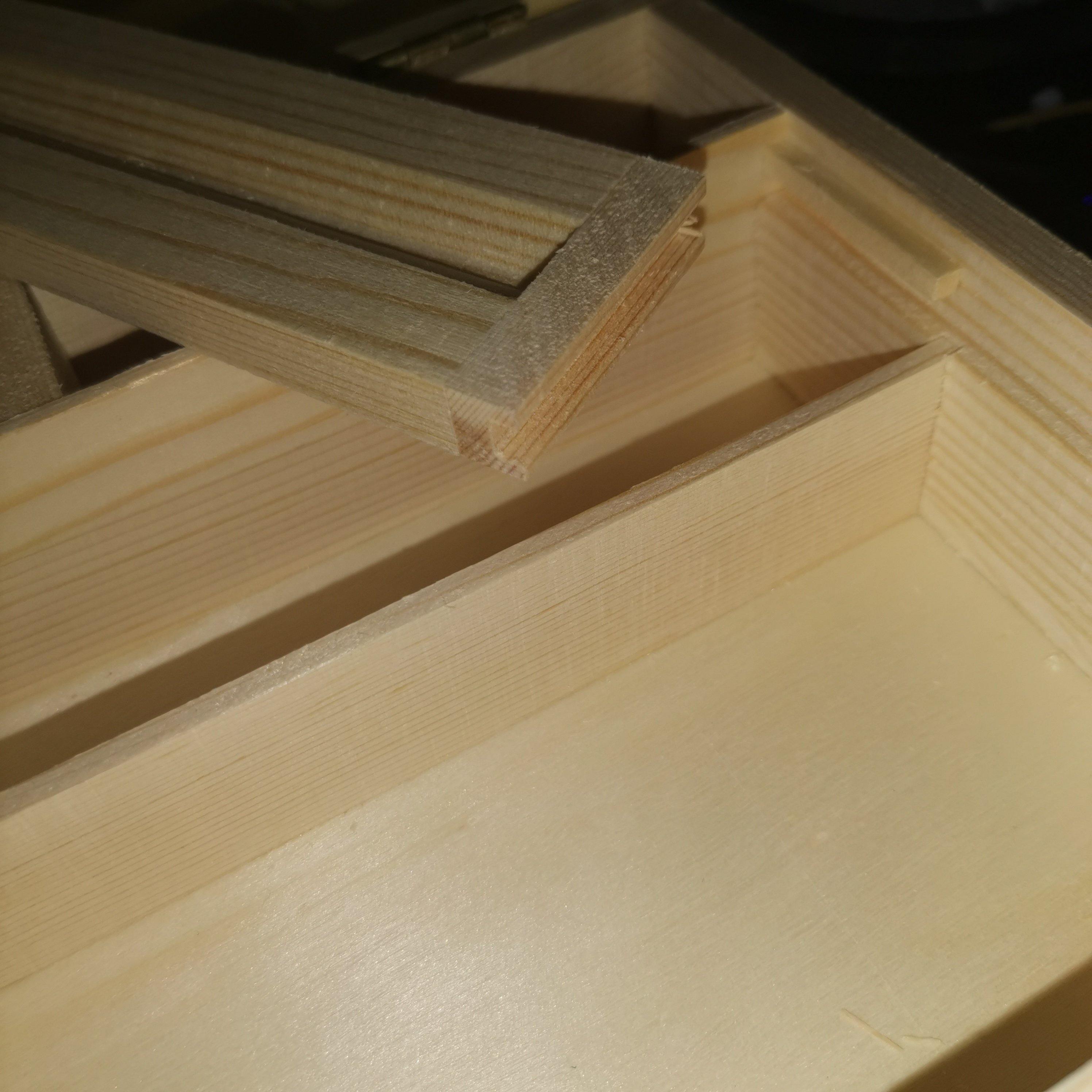 GRASS LEAF LARGE WOODEN STORAGE BOX - munchterm